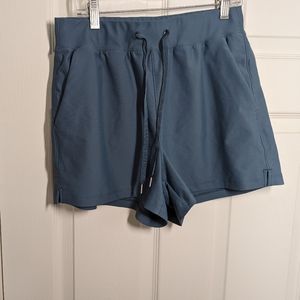 Old Navy Powersoft shorts Small